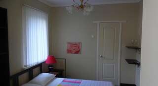 Гостиница Guest house Rodnik Лазаревское Двухместный номер с 1 двуспальной кроватью и дополнительной кроватью-3